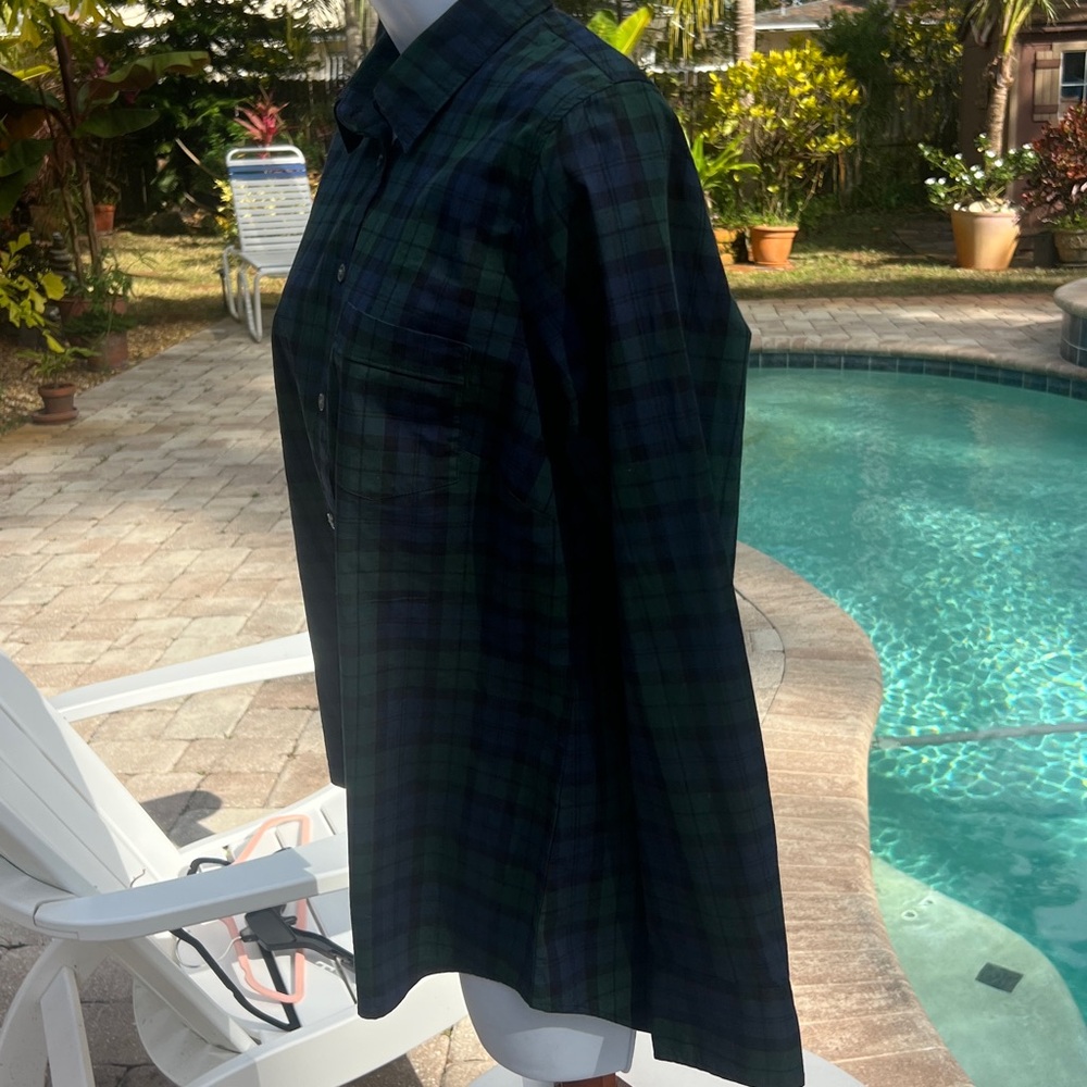 102. J Crew Black Watch plaid cotton poplin shirt in signature fit, Size Medium - Picture 3 of 15